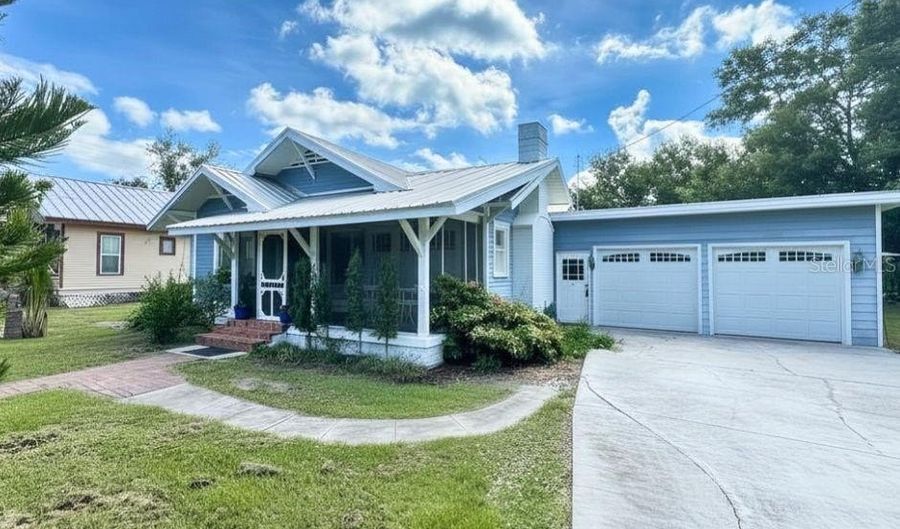1102 N ARCADIA Ave, Arcadia, FL 34266 - 3 Beds, 2 Bath