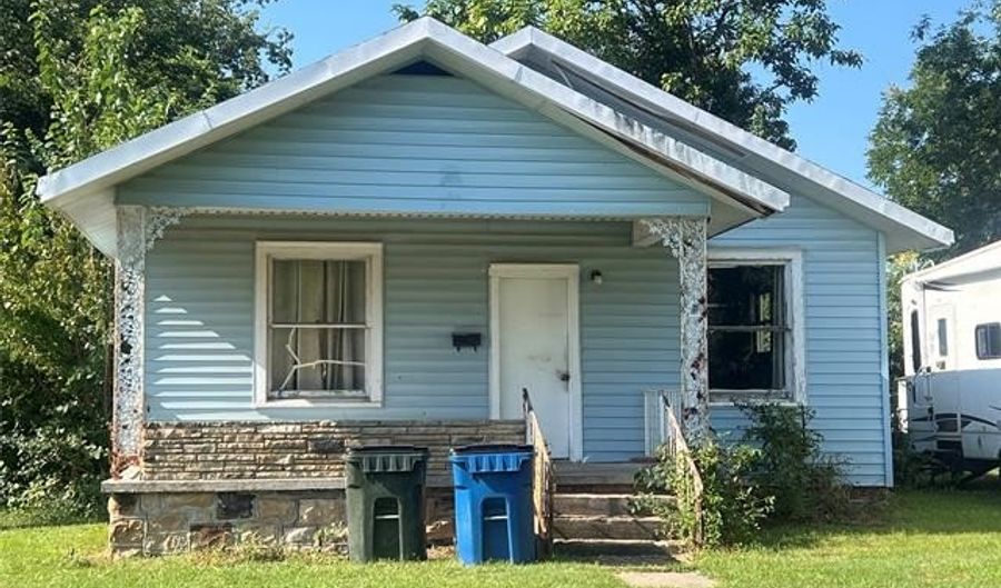 810 Miami St E, McAlester, OK 74501 - 3 Beds, 2 Bath