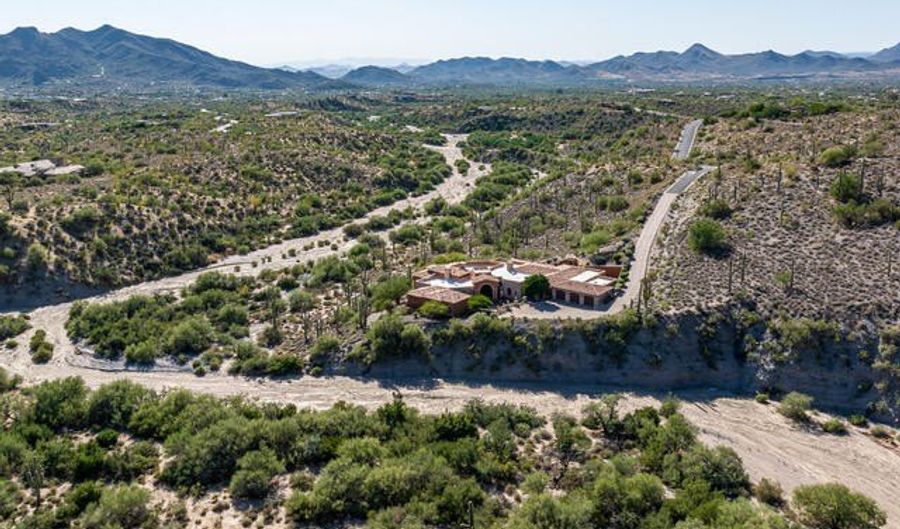 39601 N OCOTILLO RIDGE Dr, Carefree, AZ 85377 - 5 Beds, 7 Bath