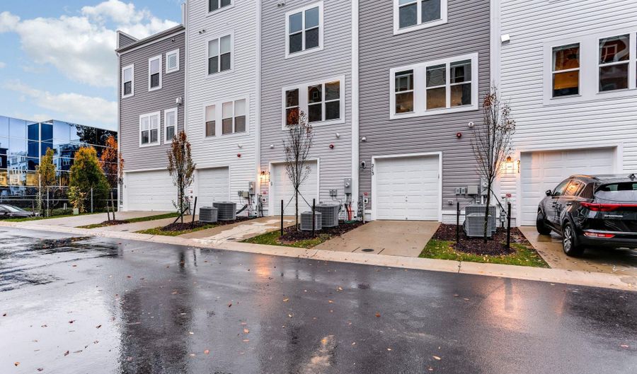 215 WESLEY BROWN Ln, Annapolis, MD 21401 - 3 Beds, 5 Bath
