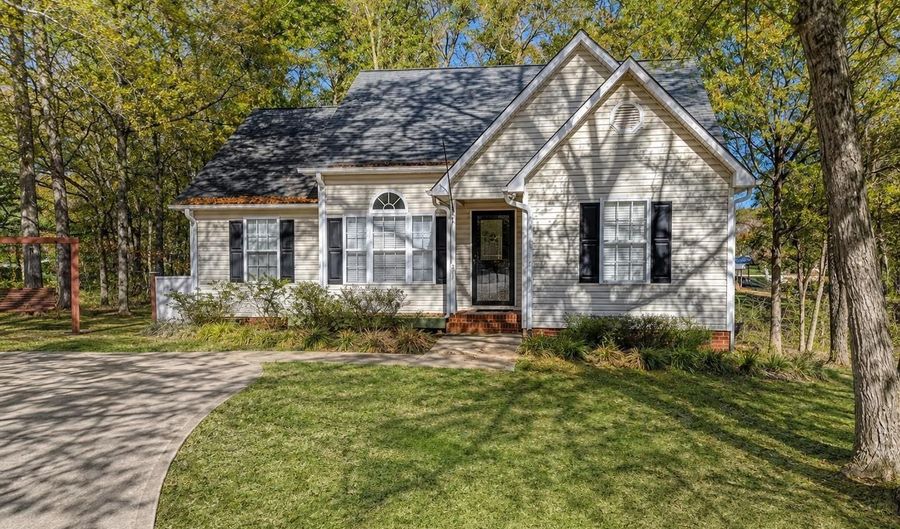 921 Hollyhock Ct, Boiling Springs, SC 29316 - 3 Beds, 2 Bath