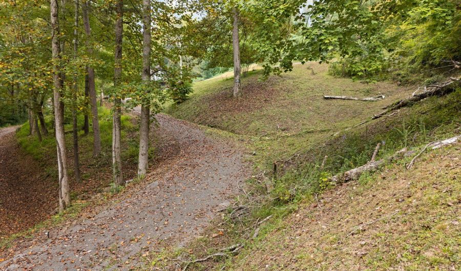 987 State Hwy 413, Baxter, KY 40806 - 3 Beds, 3 Bath