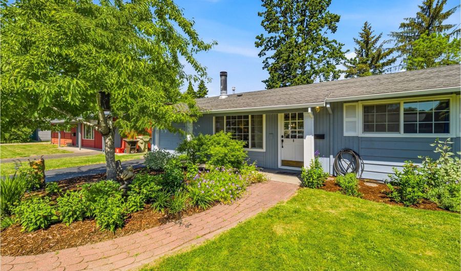 13467 SW DEVONSHIRE Dr, Beaverton, OR 97005 - 3 Beds, 1 Bath