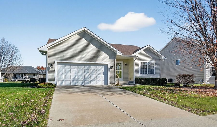 1201 10th Avenue Pl SE, Altoona, IA 50009 - 2 Beds, 2 Bath