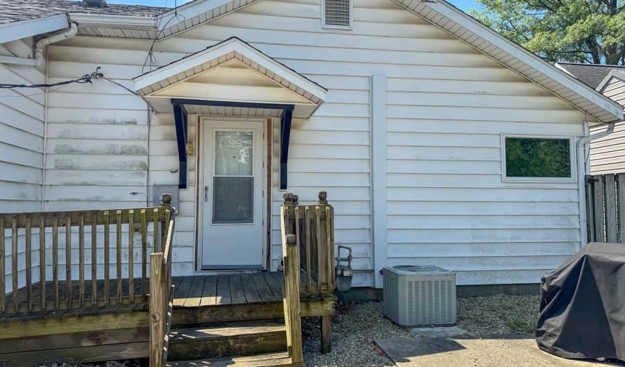 415 W Wabash St, Berne, IN 46711 - 3 Beds, 2 Bath