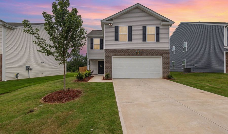 4614 Bessemer Ct, Boiling Springs, SC 29316 - 4 Beds, 3 Bath