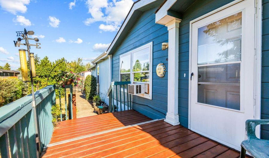 2154 LYON St, Albany, OR 97322 - 3 Beds, 2 Bath