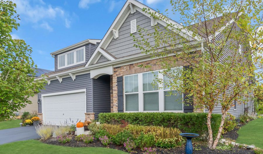 33 Woodchuck Dr, Barnegat, NJ 08005 - 4 Beds, 3 Bath