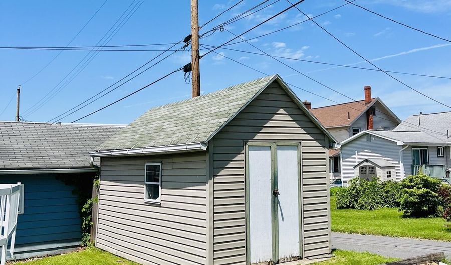 425 Bellview St, Altoona, PA 16602 - 2 Beds, 1 Bath