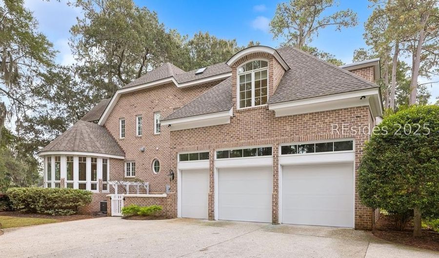 46 Hawthorne Rd, Bluffton, SC 29910 - 4 Beds, 5 Bath