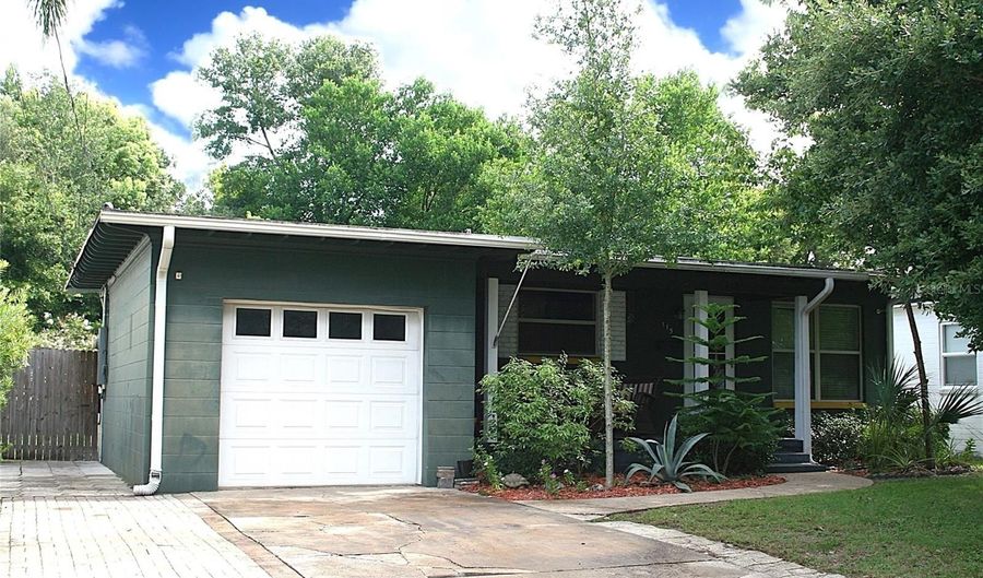 115 W KING St, Orlando, FL 32804 - 3 Beds, 2 Bath