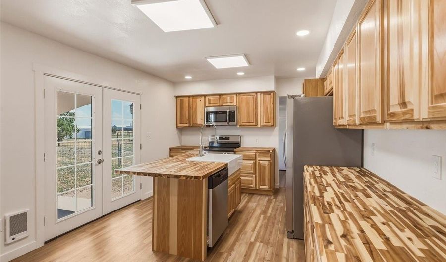 619 TERRY RANCH Rd, Cheyenne, WY 82007 - 3 Beds, 1 Bath