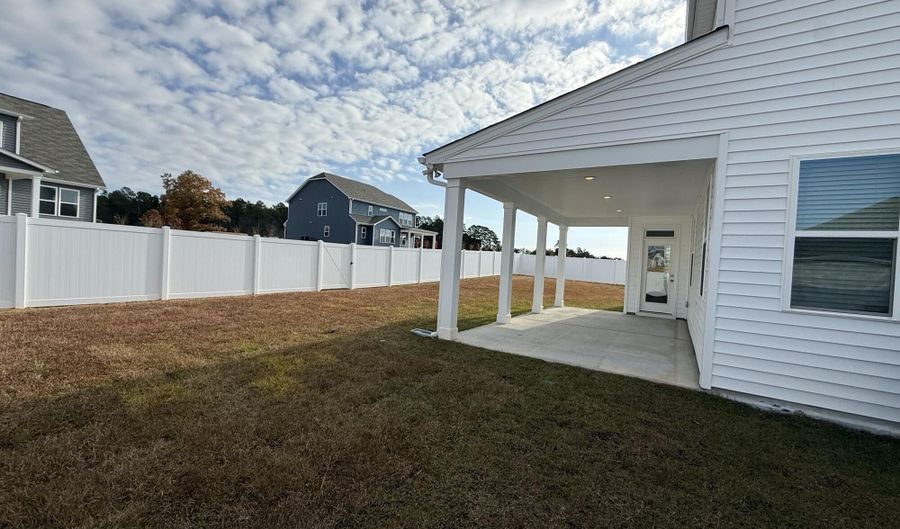 370 Summer Wind Way, Aberdeen, NC 28315 - 4 Beds, 3 Bath