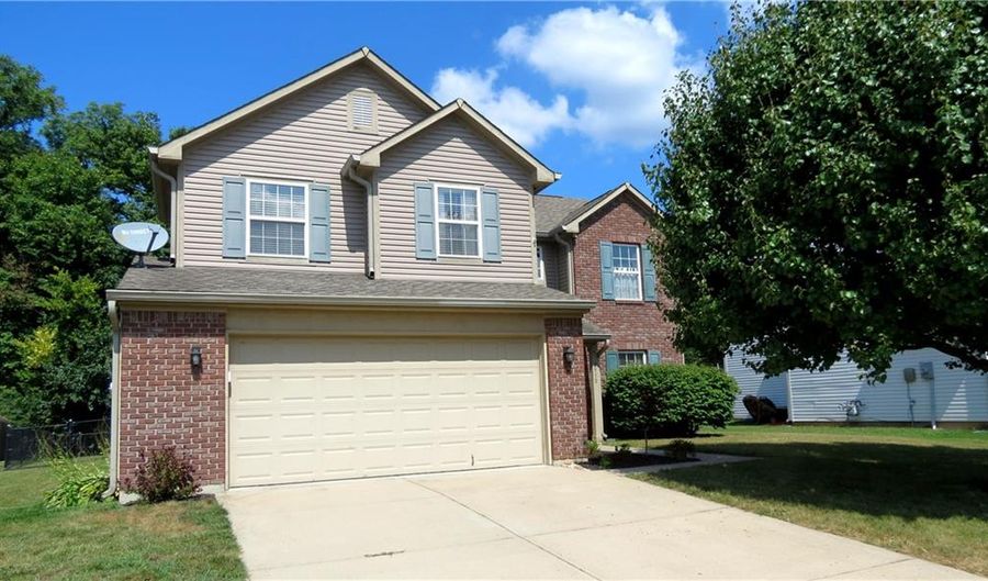 2930 Coles Creek Ln, Indianapolis, IN 46217 - 4 Beds, 3 Bath