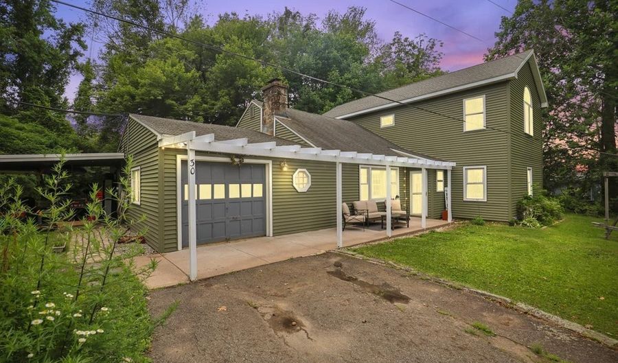30 Lake Rd, Columbia, CT 06237 - 4 Beds, 2 Bath