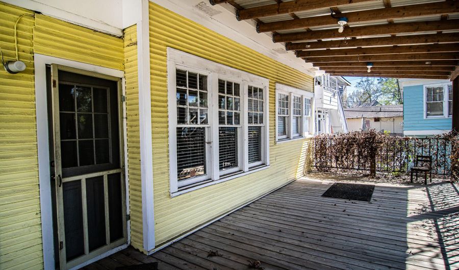 809 N Congress St, Jackson, MS 39202 - 3 Beds, 2 Bath