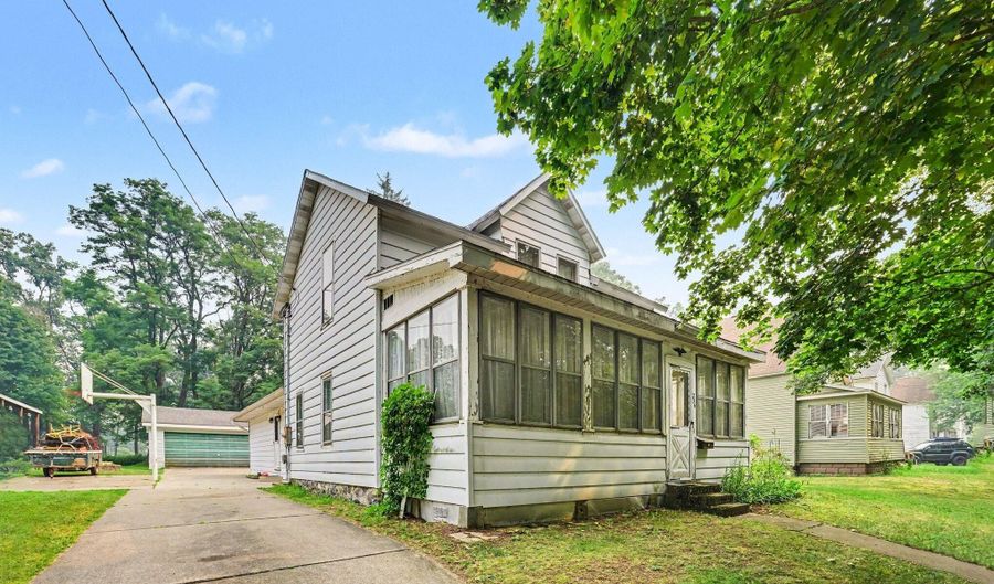 236 Cora St, Allegan, MI 49010 - 4 Beds, 2 Bath