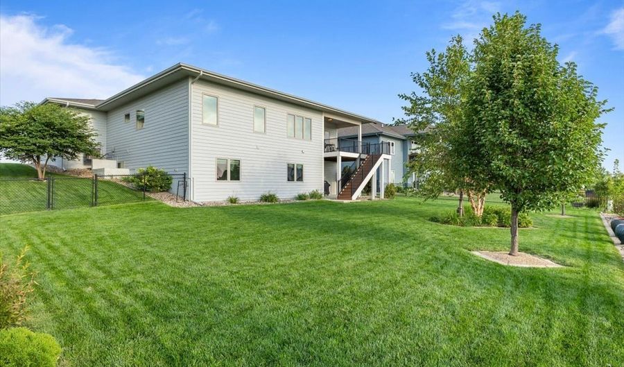 2908 NW Sharmin Dr, Ankeny, IA 50023 - 4 Beds, 4 Bath