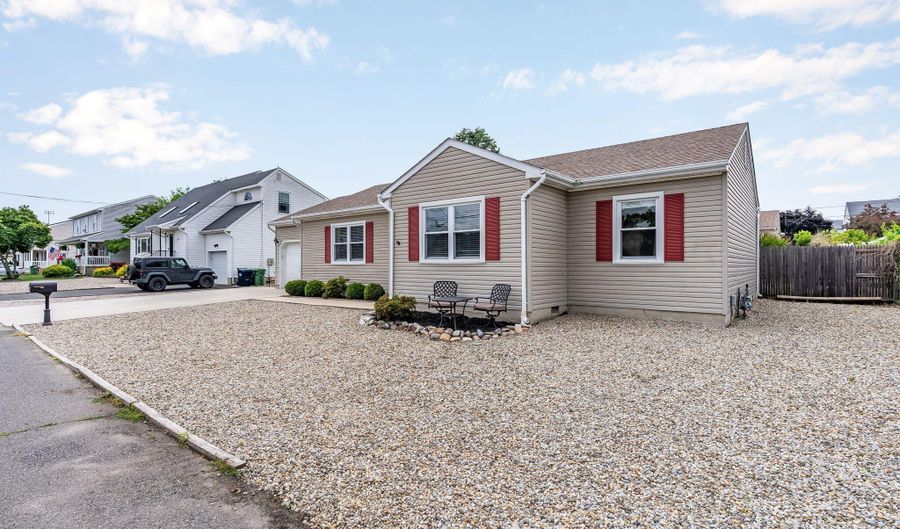 1516 Mizzen Ave, Beachwood, NJ 08722 - 3 Beds, 2 Bath