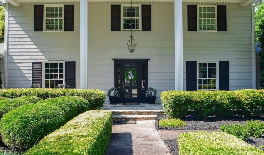 711 Yadkin St, Albemarle, NC 28001 - 5 Beds, 4 Bath
