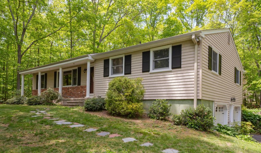 15 Godman Rd, Madison, CT 06443 - 3 Beds, 2 Bath