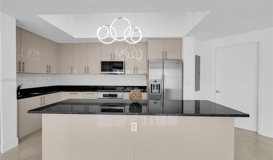 3131 NE 188th St 2-1005, Aventura, FL 33180 - 2 Beds, 3 Bath