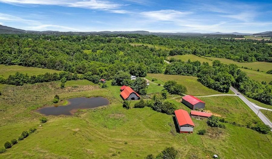 464 Wilder Hwy 76 Ac, Alpine, TN 38543 - 6 Beds, 6 Bath