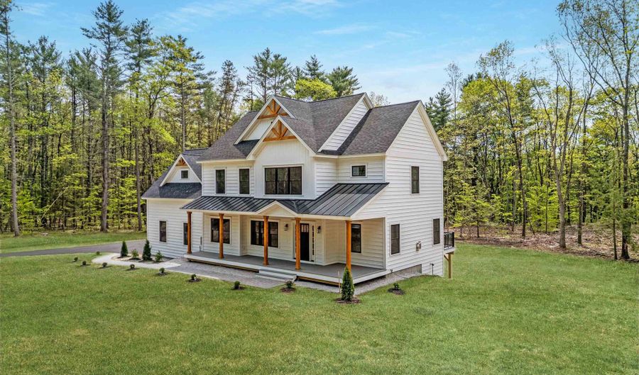 286 South Rd, Brentwood, NH 03833 - 4 Beds, 3 Bath