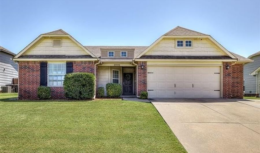 2006 W Greenleaf Ct, Bartlesville, OK 74006 - 4 Beds, 2 Bath