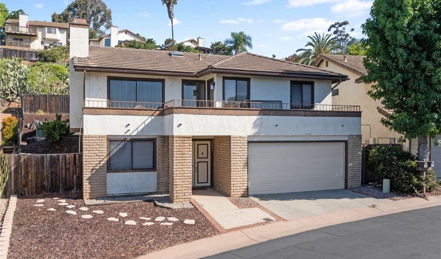 2041 Woodland Gln, Escondido, CA 92027 - 3 Beds, 3 Bath