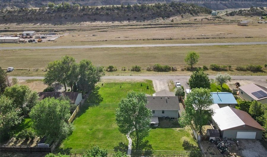 427 S 5th St, Bridger, MT 59014 - 3 Beds, 3 Bath