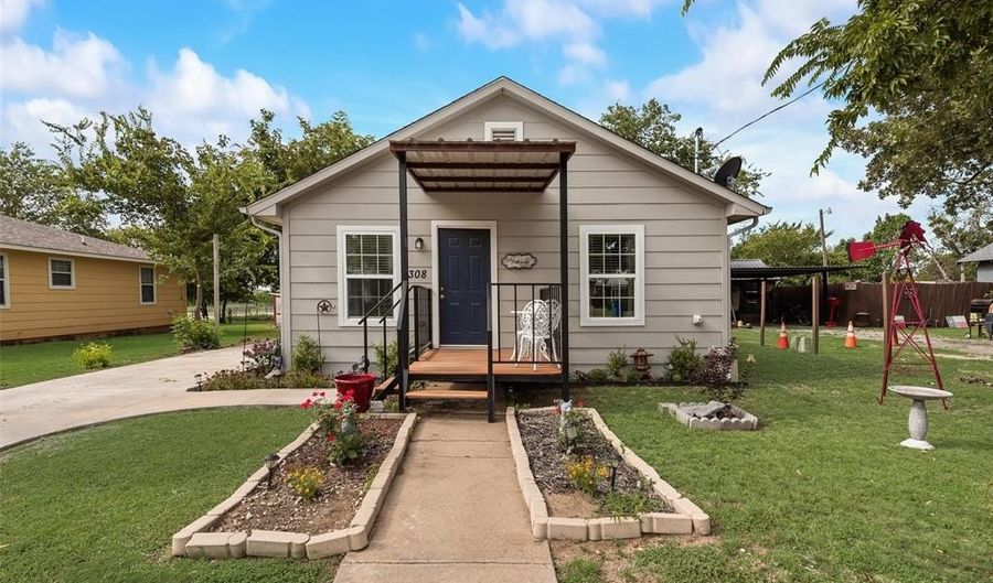 308 E Davis Ave, Alvarado, TX 76009 - 3 Beds, 1 Bath