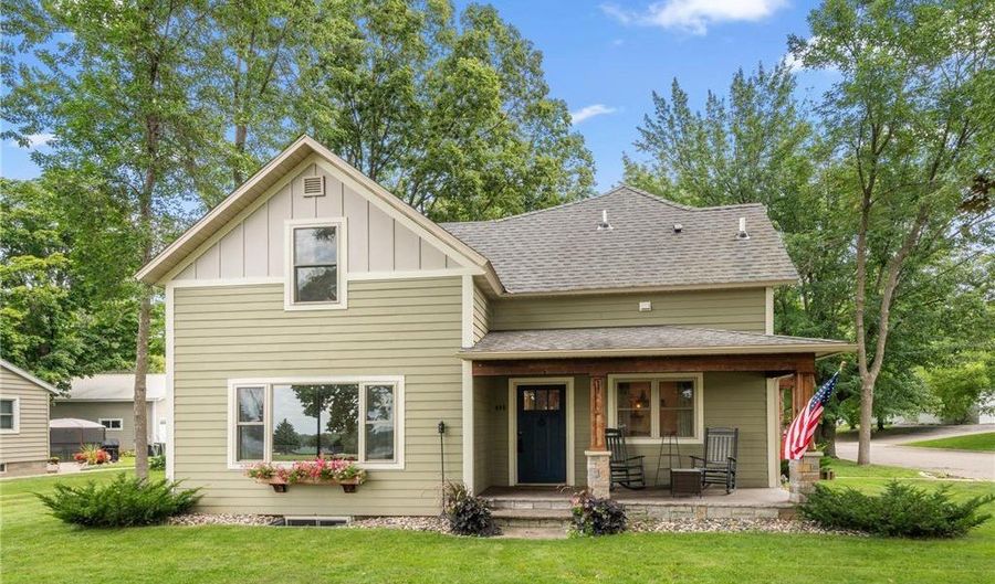 405 Oak Ave N, Annandale, MN 55302 - 3 Beds, 2 Bath