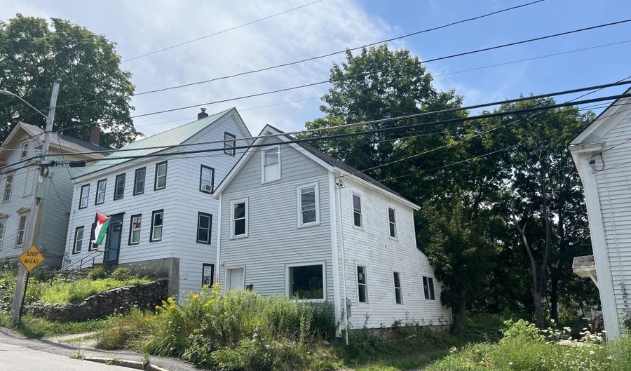 932 High St, Bath, ME 04530 - 2 Beds, 1 Bath