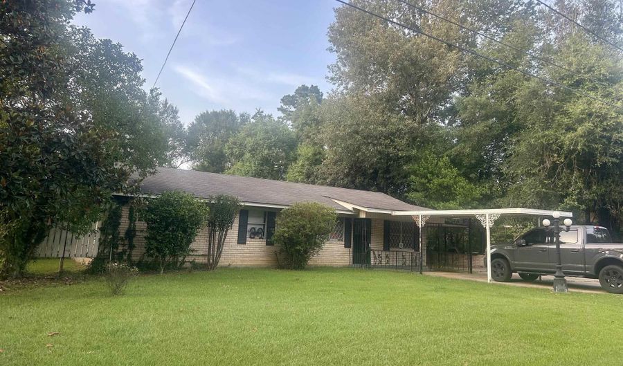 10529 HILL Ave, Bastrop, LA 71220 - 3 Beds, 2 Bath