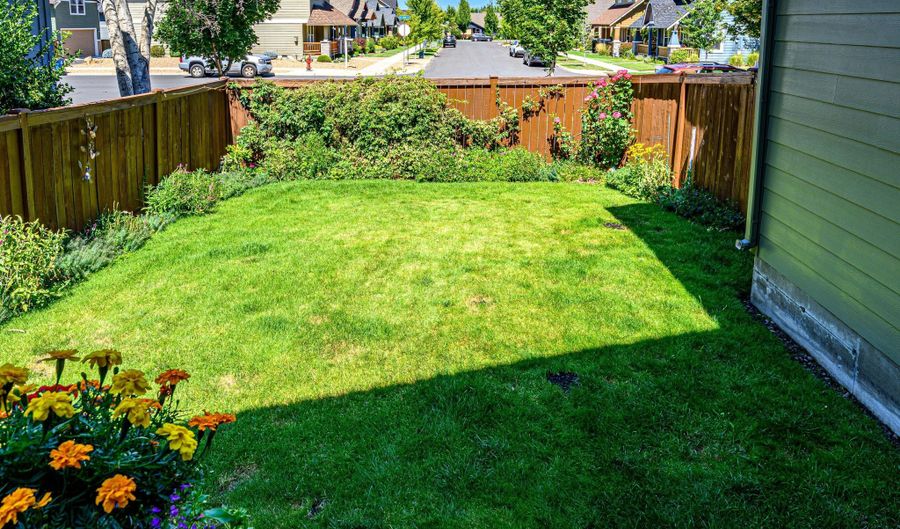 62736 Larkview Rd, Bend, OR 97701 - 3 Beds, 2 Bath