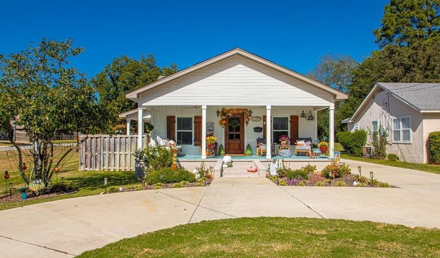 324 W North, Benton, AR 72015 - 3 Beds, 2 Bath