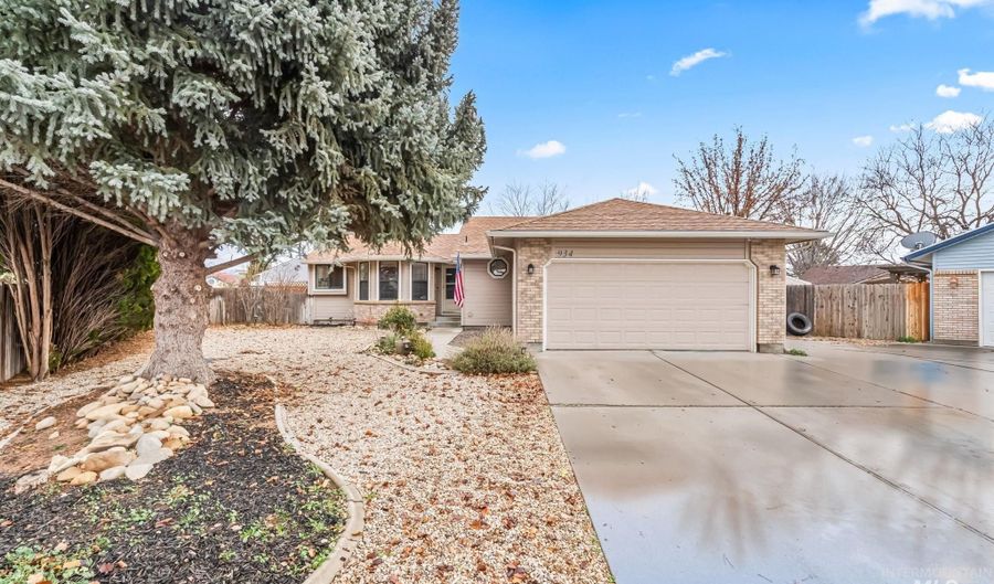 934 N Iris, Boise, ID 83704 - 3 Beds, 2 Bath