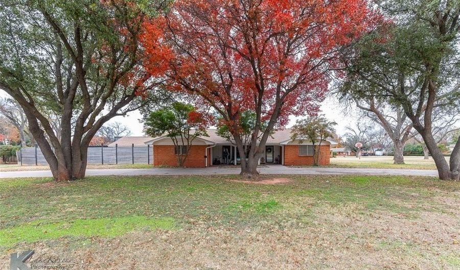 1909 River Oaks Rd, Abilene, TX 79605 - 5 Beds, 3 Bath