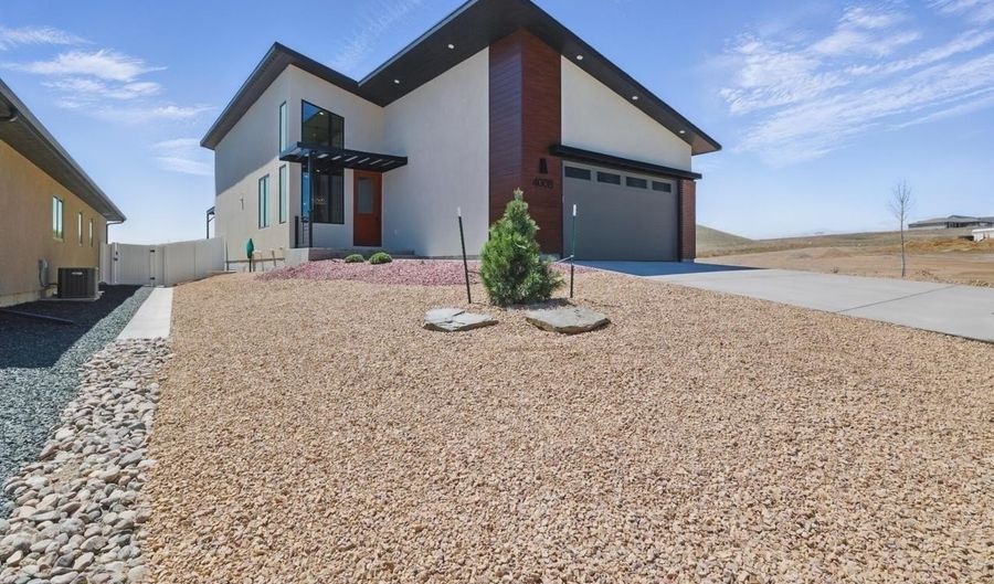 4048 SADDLEBACK Ln, Cheyenne, WY 82001 - 2 Beds, 2 Bath