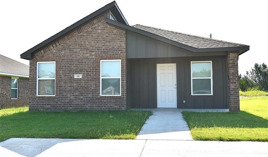 820 Elm St, Achille, OK 74868 - 3 Beds, 2 Bath