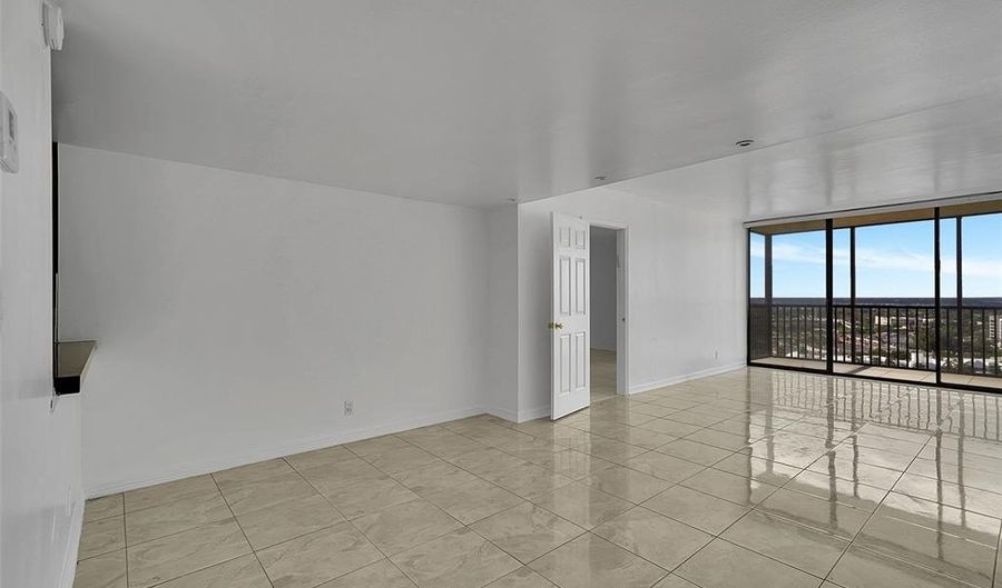 20335 W Country Club Dr 2210, Aventura, FL 33180 - 2 Beds, 2 Bath