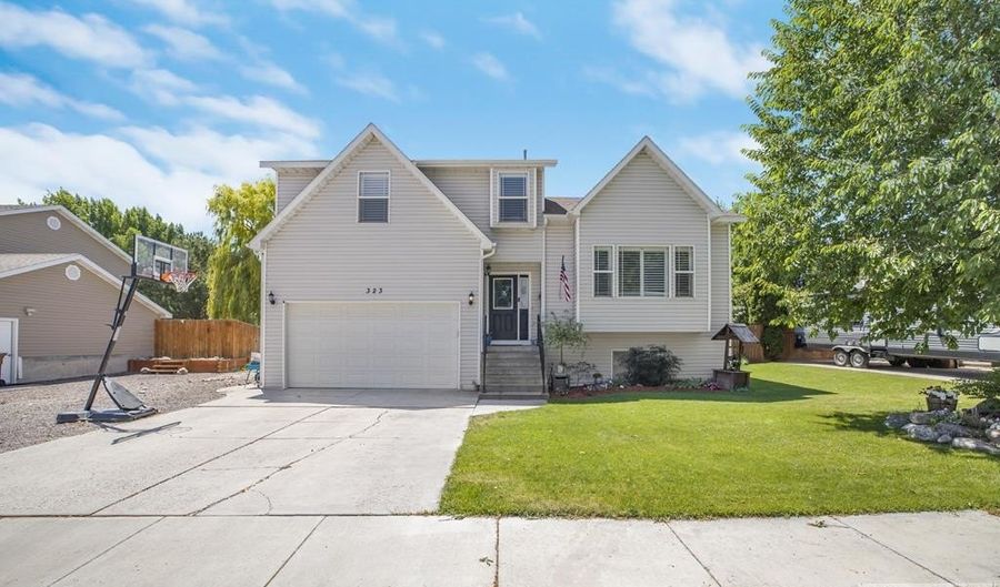 323 Jacob St, Chubbuck, ID 83202 - 4 Beds, 3 Bath