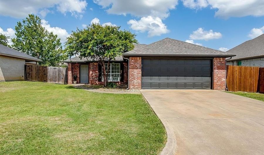 208 Cheyenne Trl, Alvarado, TX 76009 - 3 Beds, 2 Bath