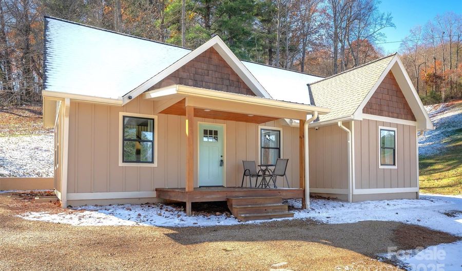 15 Eaglebear Dr, Asheville, NC 28806 - 3 Beds, 3 Bath