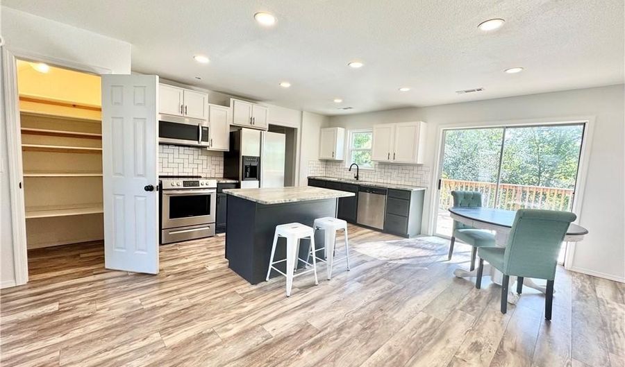 507 Braithwaite St B, Bentonville, AR 72712 - 3 Beds, 3 Bath
