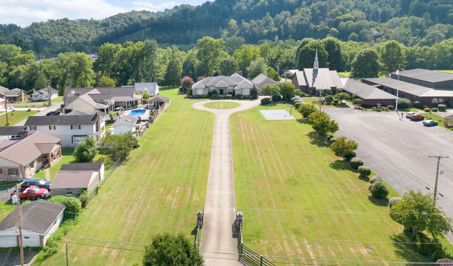 87 Ball Park St, Allen, KY 41601 - 5 Beds, 5 Bath