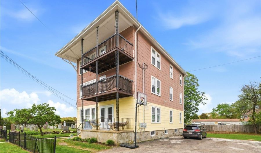 612 Rathbun St, Blackstone, MA 01504 - 9 Beds, 3 Bath