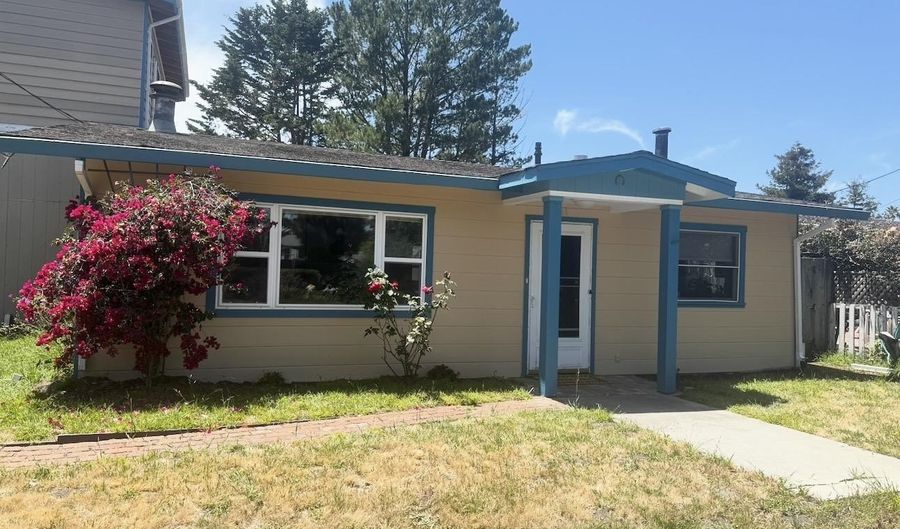 501 Pine St, Aptos, CA 95003 - 3 Beds, 3 Bath