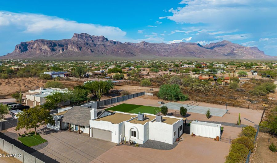 2293 S MARLOW Rd, Apache Junction, AZ 85119 - 5 Beds, 3 Bath